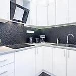 Ultra - Large With Balcony *