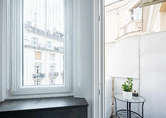 Ultra - Large With Balcony Apartamento