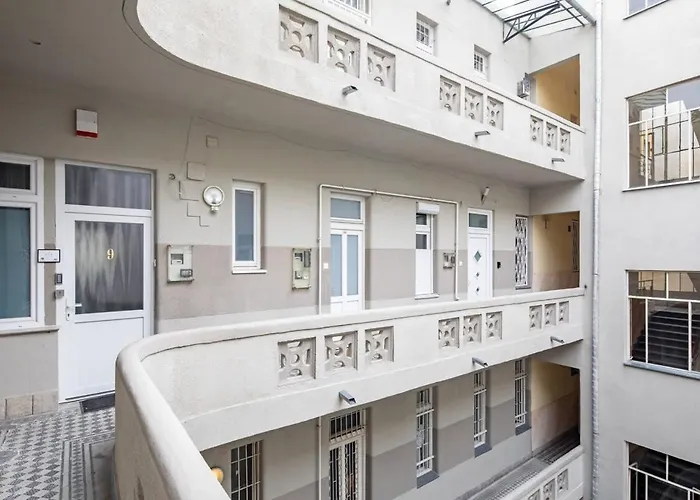 아파트 Ultra - Large With Balcony